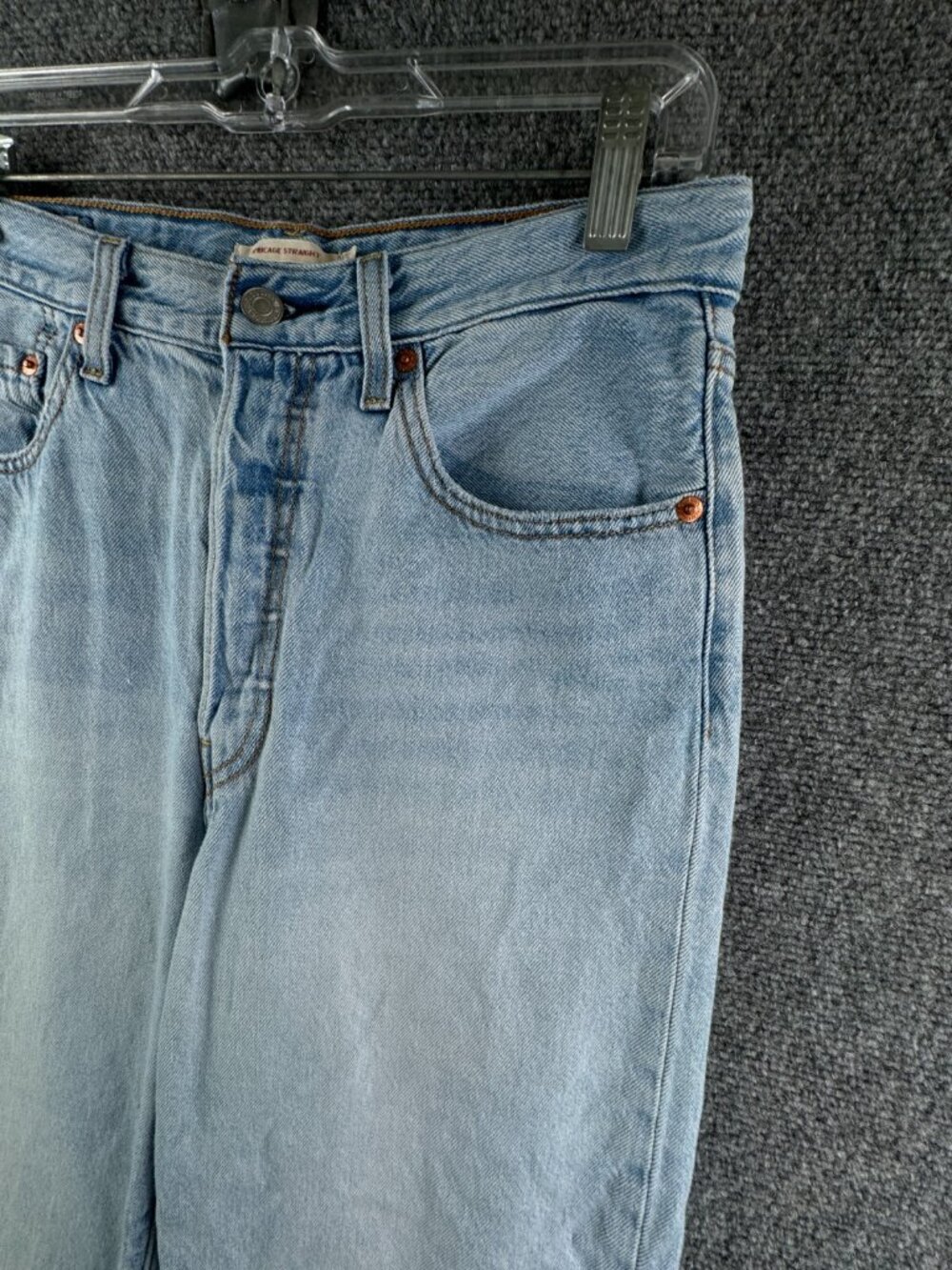 Levi’s Premium Ribcage Straight Light Wash Denim Jean Big E Cotton Lyocell 30x22 - Picture 3 of 15
